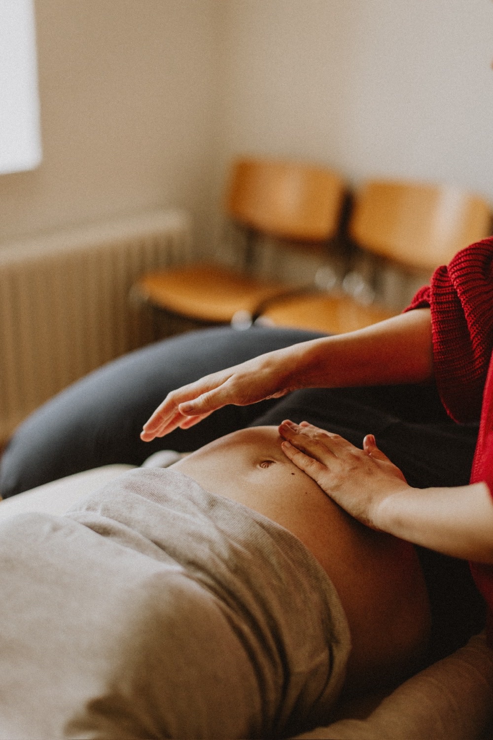 Massage des Babybauchs
